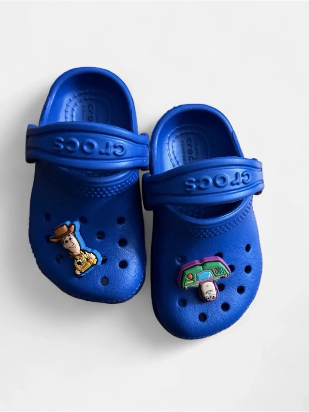 CROCS toddlers' Classic Clog in Bright Blue with Toy Story Jibbitz